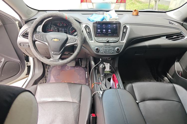 Used Chevrolet Malibu XL 2019 535T CVT Active Version Center Console