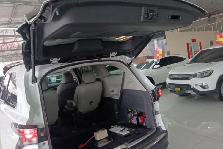 Used Toyota SIENNA 2021 2.5L Hybrid Comfort Edition Trunk