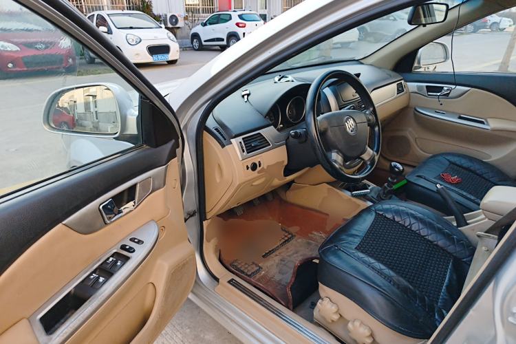 Used Buick Excelle 2013 1.5L Manual Classic Model Driver Seat