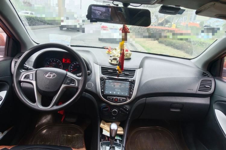 Used Hyundai Verna Ray 2014 1.6L Automatic TOP Interior 2