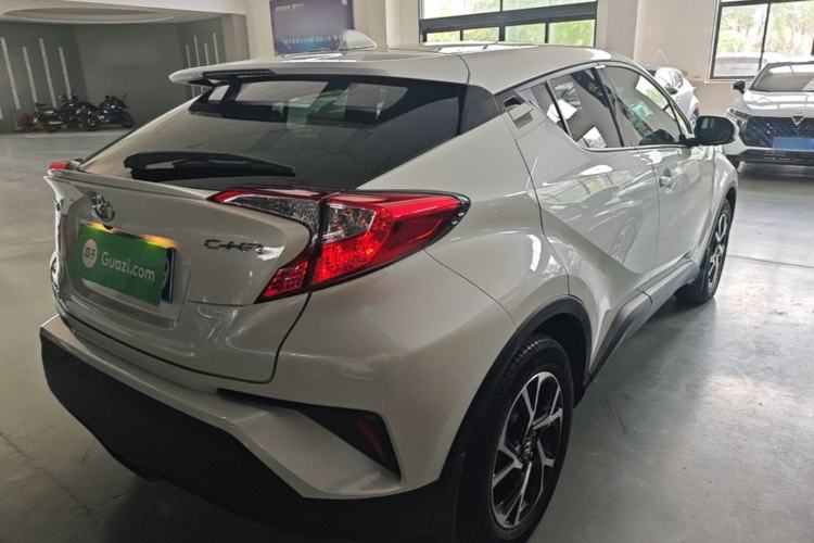 Used Toyota C-HR 2018 2.0L Leading with Sunroof China V Standard Rear Right 45 Deg