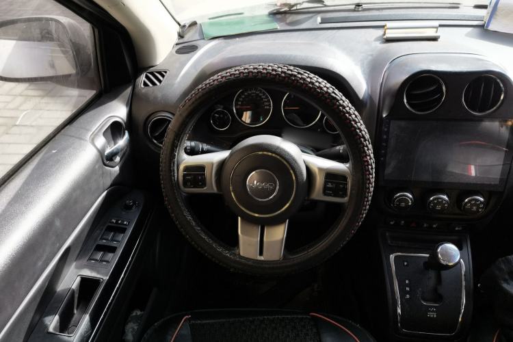 Used Jeep Compass 2013 2.4L Four-wheel Drive Black Edition with Navigation