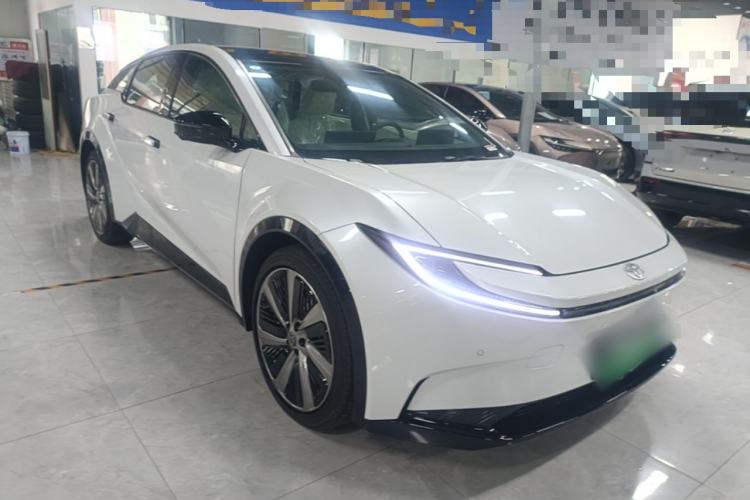 Used Toyota bZ5 2025 Model 550 PRO
