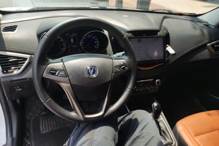 Used CHANGAN Eado 2016 1.6L GDI Automatic JingShang Model Center Console