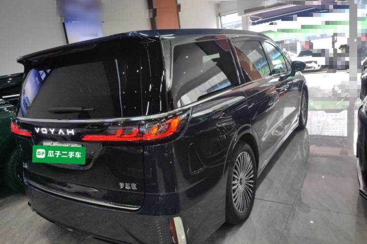 Used VOYAH Dream 2025 PHEV Four-Wheel-Drive Flagship Kunpeng Edition
