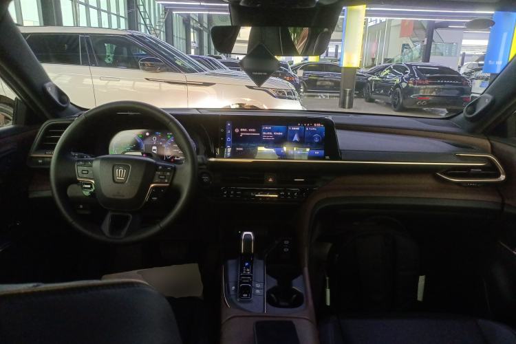 Used Toyota Crown 2023 2.5L SportCross HEV Two-Wheel Drive Prestige Edition