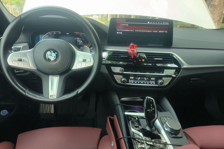 Used BMW 5 Series 2023 530Li Luxury Edition M Sport Package Center Console