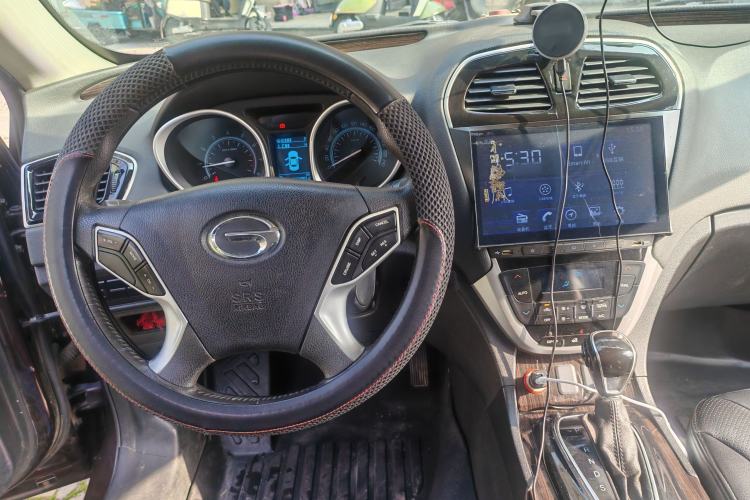 Used GAC Trumpchi GS5 Super 2015 1.8T Automatic Two-Wheel Drive Luxury Edition Steering Wheel