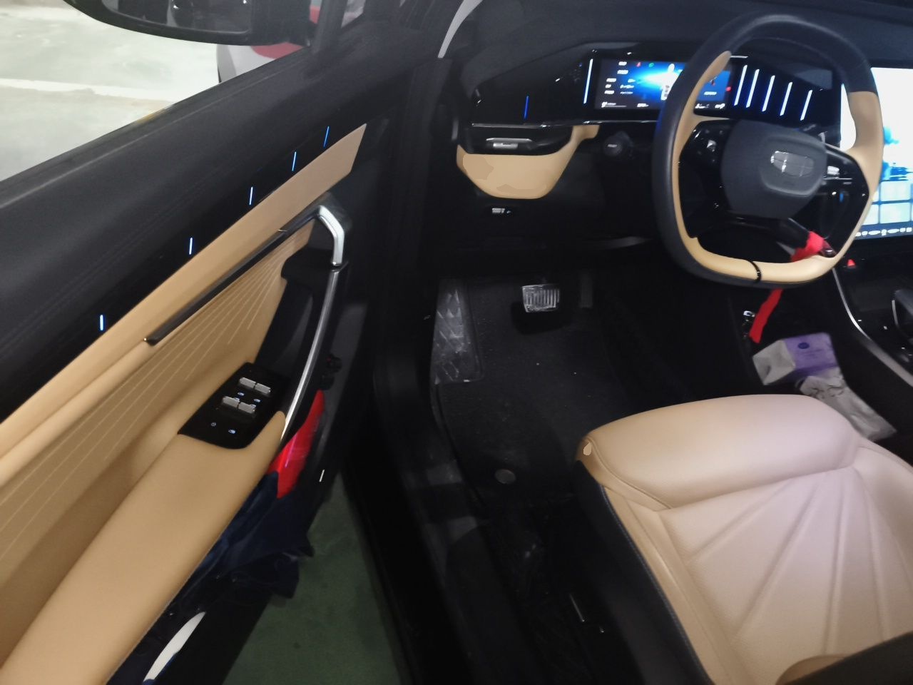 Geely Auto FX11 2023 1.5TD DCT Prestige Edition — снимка 16