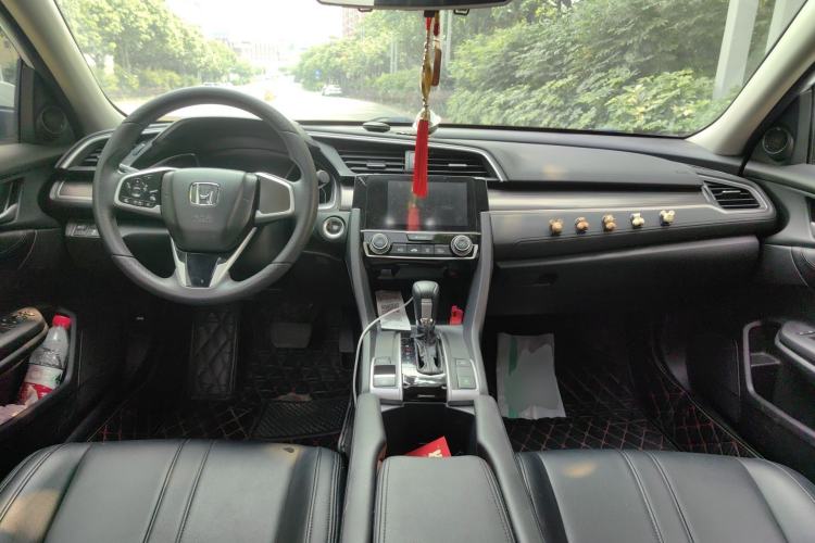 Used Honda Civic 2019 220TURBO CVT Dynamic Edition China VI Center Console