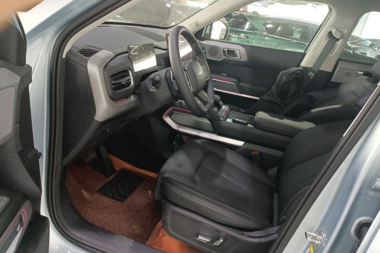 Used Formula Leopard Titanium 3 2025 501 km Range Rear-Wheel Drive Intelligent Driving Max Edition