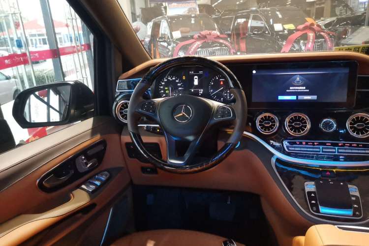 Used Mercedes-Benz Vito 2023 2.0T Business Version 7 Seats
