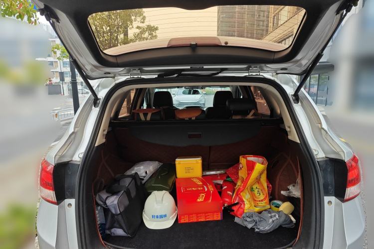 Used Dongfeng Aeolus AX7 2016 2.0L Automatic Zhiyi Trim Trunk