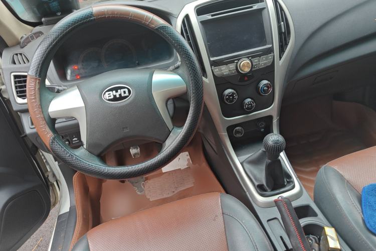Used BYD F3 2015 Energy-Efficient Model 1.5L Manual Comfort Edition Steering Wheel