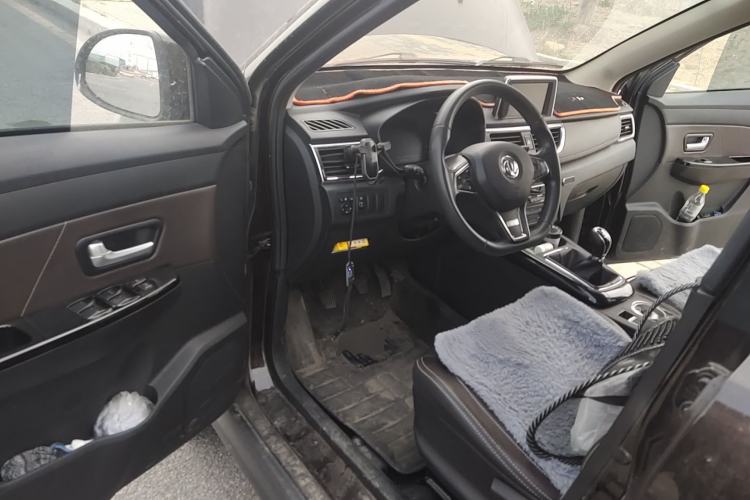 Used Dongfeng Fengon 370 2020 S370 1.5L Manual Luxury 7-Seater Driver Seat