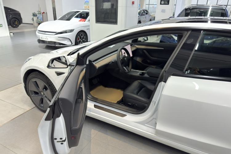 Used Tesla Model 3 2021 Standard Range Rear-Drive Upgraded Version Interior 4