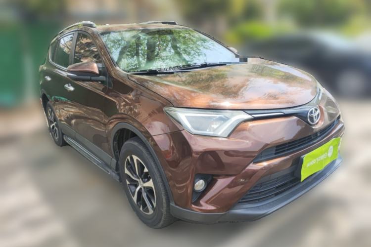 Used Toyota RAV4 2016 2.0L CVT Two-Wheel Drive Fashion Edition China V Standard
