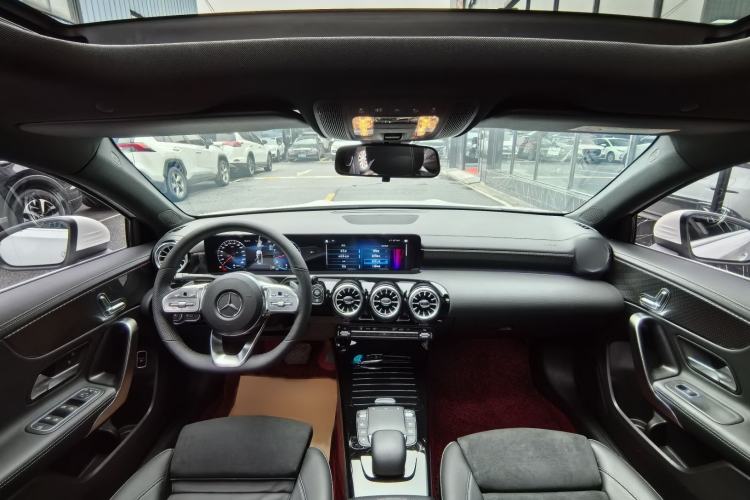 Used Mercedes-Benz A-Class 2022 Revised Version A 200 L Sport Sedan Fashionable Style
