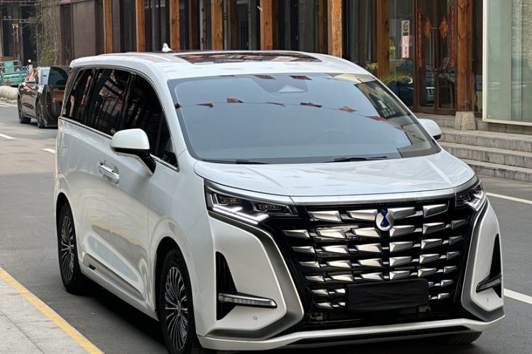 Used Denza D9 2024 DM-i 1050 Luxury Model