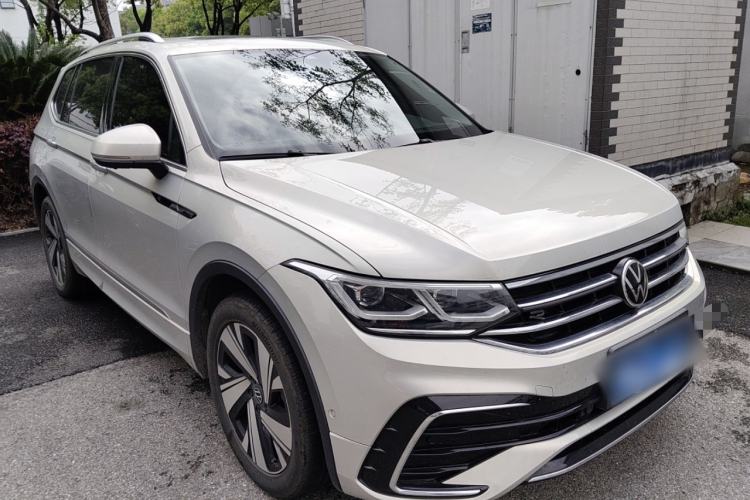 Used Volkswagen Tiguan L 2023 Restyled 330TSI Automatic Two-Wheel Drive R-Line Flagship Edition Front Right 45 Deg