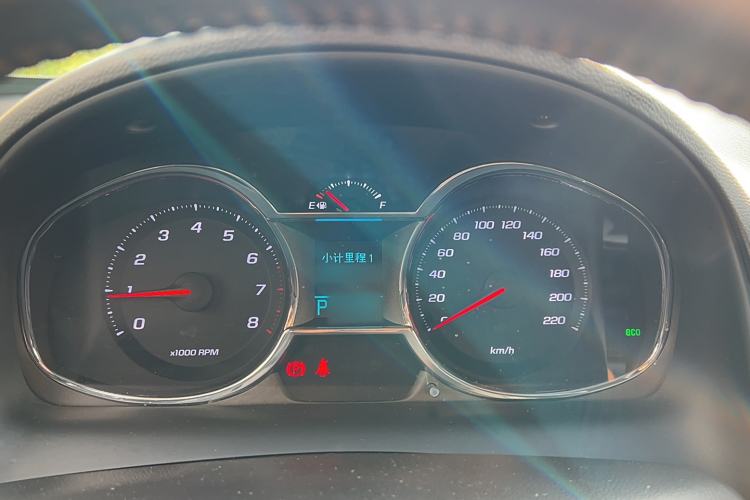 Used Chevrolet Captiva 2015 2.4L 4x4 Flagship Edition 7-Seater