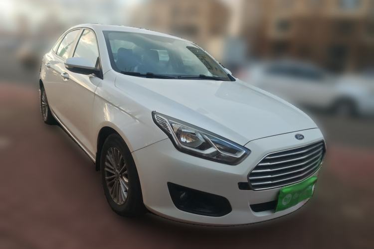 Used Ford Escort 2015 1.5L Manual Comfort Model Front Right 45 Deg