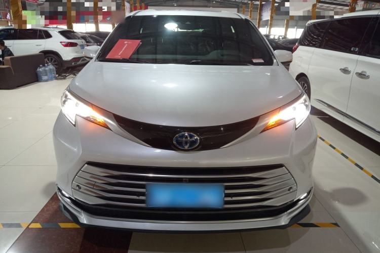 Used Toyota SIENNA 2021 2.5L Hybrid Platinum Edition Front
