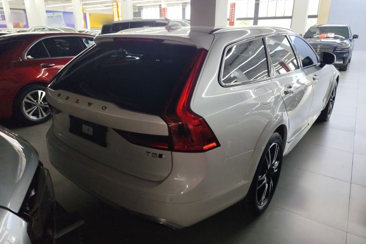Used Volvo V90 2017 Cross Country T5 AWD Prestige Edition
