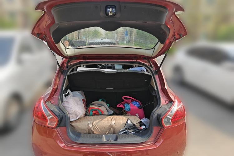 Used Nissan Tiida 2014 1.6L CVT Smart Model Trunk