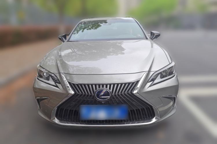 Used Lexus ES 2020 300h Premier Edition Front