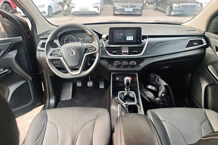 Used Baojun 730 2019 1.5L Manual Fashion Model 7-seater China VI
