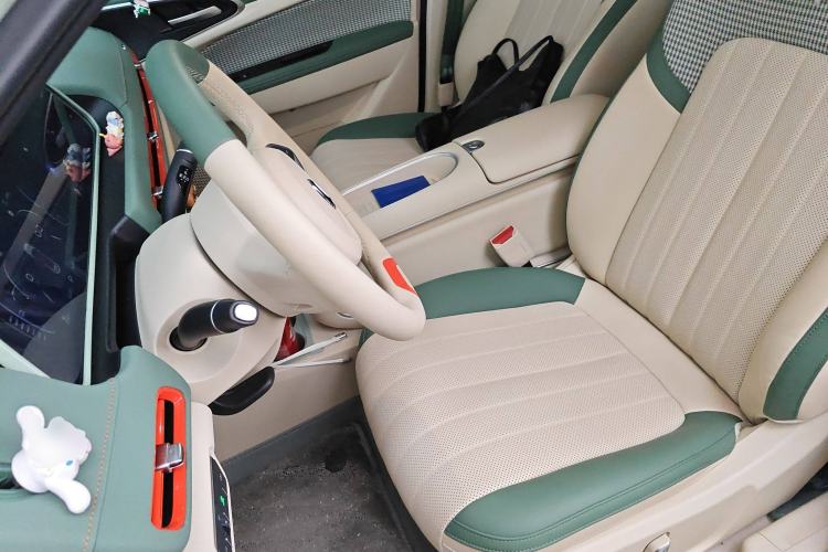 Used ORA Good Cat 2024 401 km Range Luxury Version 135 kW Left Front Seat