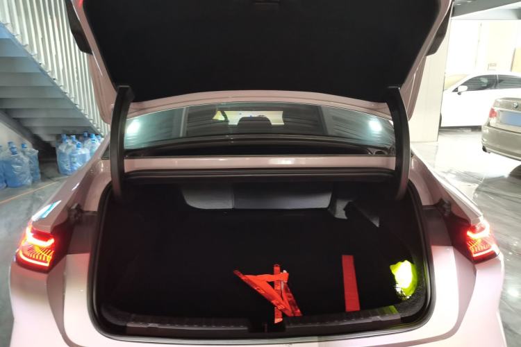 Used Geely Galaxy E8 2024 665 km Range Rear-Drive Starship Intelligent Driving Version
