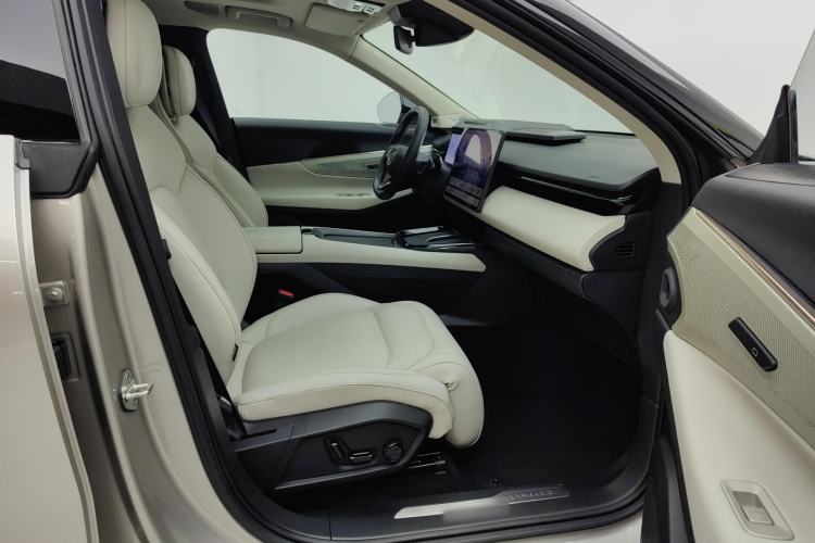 Used Lynk & Co 08 EM-P 2023 245km Ultra-Long Range Halo
