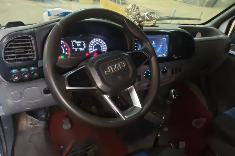 Used JMC Transit 2019 2.8T Commercial Version Long Wheelbase Mid-Roof 6-Seater Rear Single Tire China VI Emission Standard – JX493
