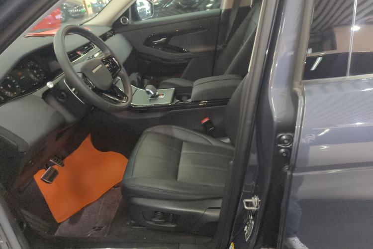 Used Land Rover Range Rover Evoque 2024 Aurora L 249 PS Prestige Light-Chasing Edition
