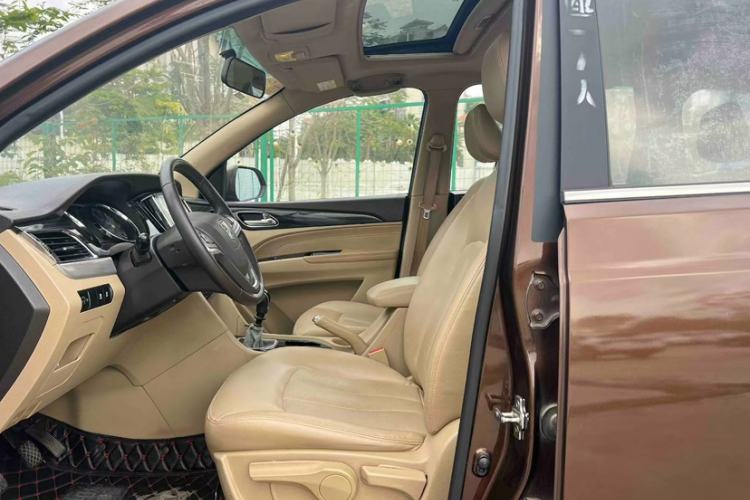 Used Baojun 730 2016 1.5T Manual Luxury Edition 7 Seats