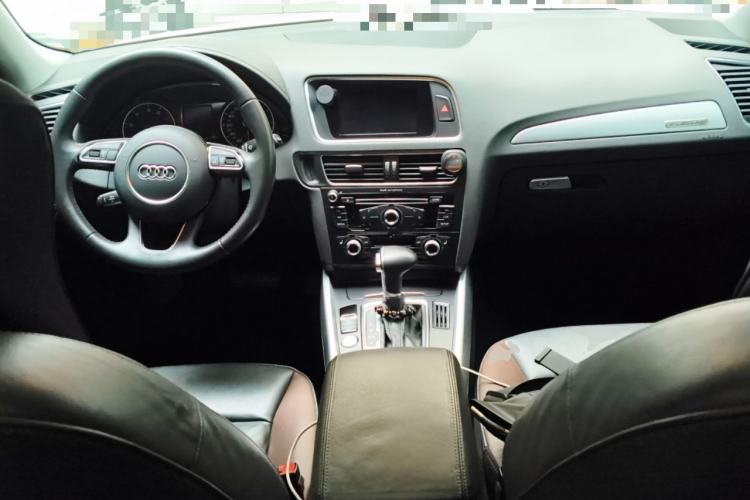 Used Audi Q5 2018 Collector's Edition 40 TFSI Technology Model
