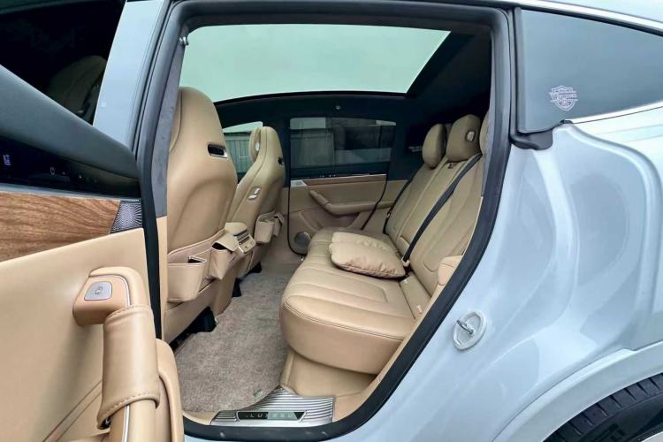 Used Hima Luxeed R7 2024 All-Electric 802 km Max
