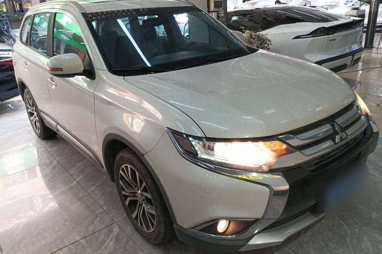 Used Mitsubishi Outlander 2017 2.0L Two-Wheel Drive Glory Edition 5 Seats