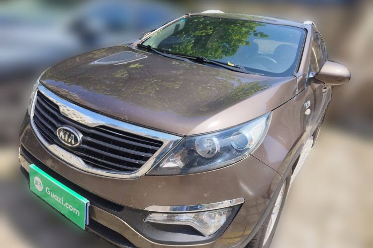 Used Kia Sportage R 2012 2.0L Manual Two-Wheel Drive GL Trim Front Left 45 Deg