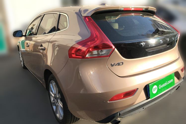 Used Volvo V40 2014 2.0T Zhiya Edition Rear Left 45 Deg