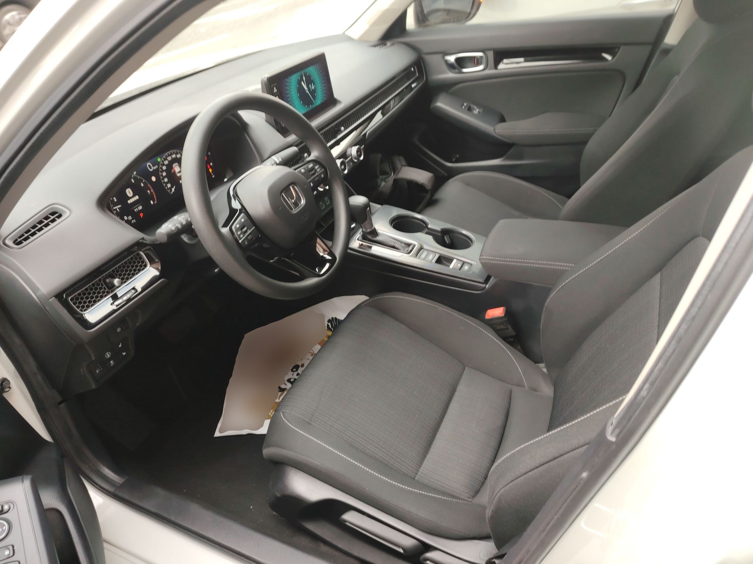 Переднее сиденье в автомобиле