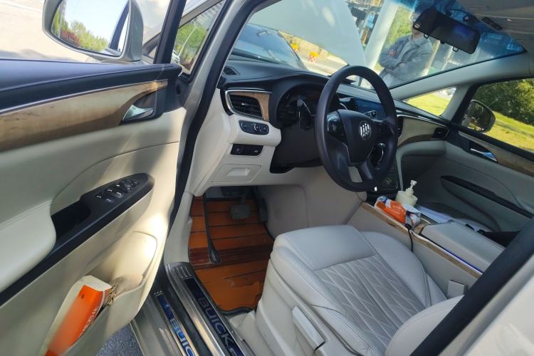 Used Buick GL8 2018 ES 28T Comfort Model China VI Standard Driver Seat