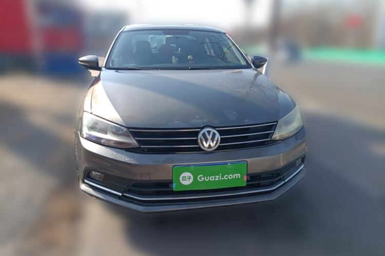 Used Volkswagen Sagitar 2015 1.6L Manual Comfort Model Front