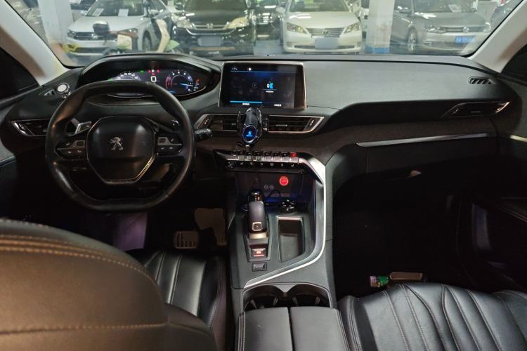 Used Peugeot 4008 2017 350THP Luxury Edition Center Console