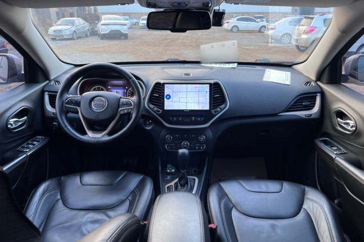 Used Jeep Cherokee 2014 2.4L Luxury Edition
