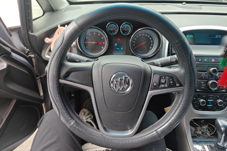 Used Buick GT 2012 XT 1.6L Automatic Fashion Edition Steering Wheel