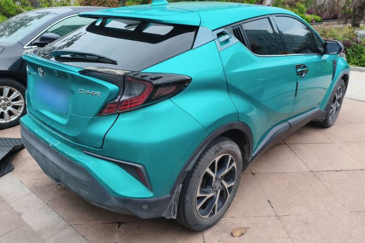 Used Toyota C-HR 2018 2.0L Luxury Sunroof Version China VI Standard