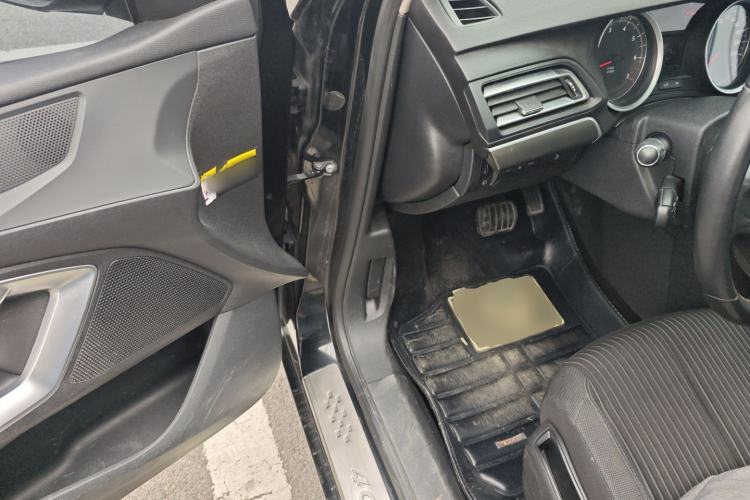 Used Peugeot 408 2014 1.8L Automatic Luxury Edition Driver Seat